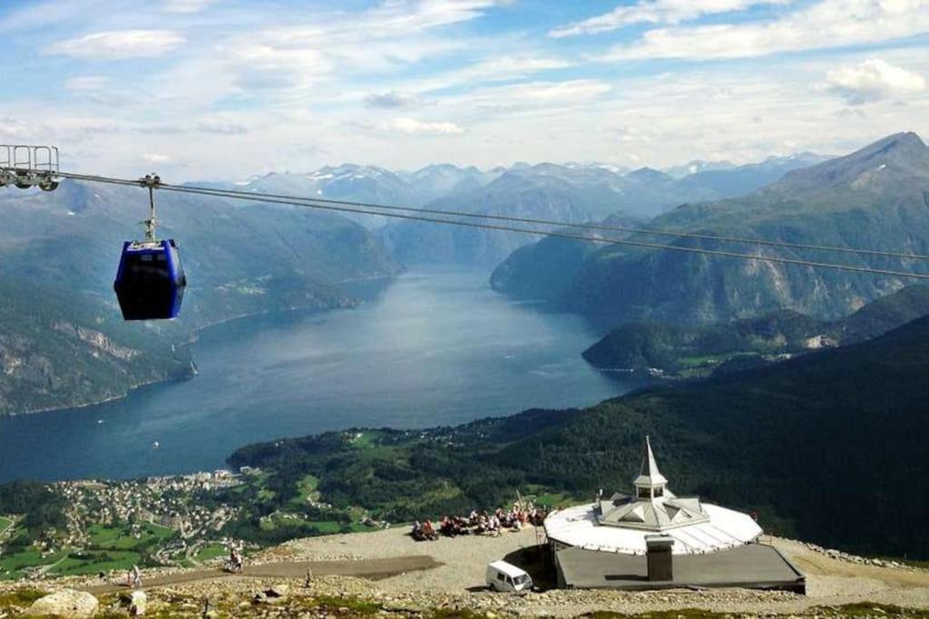Leilighet I Hjertet Av Sunnmore! Sykkylven Exterior foto